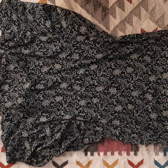 Flowy Pattern Short Sleeve VNeck Blouse - Picture 3 of 3